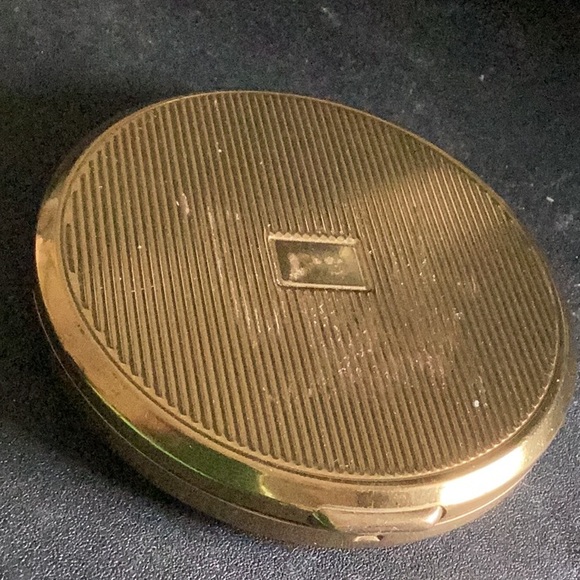 Wonderful Condition 1950s Italian Silk Cover Crème Powder Compact Baroque Ladies - Picture 5 of 15